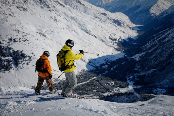 Спортклуб ЭВС помог новичкам встать на сноуборд