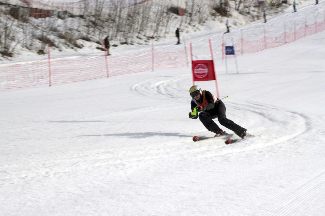 Горнолыжники и сноубордисты соревновались на HSE Snow Fest